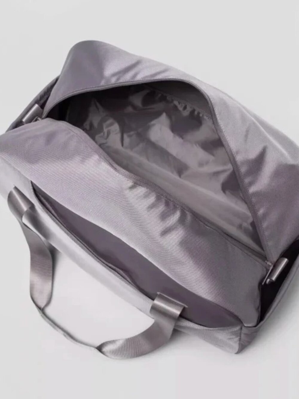 Women's Lavender Travel Duffel Bag - Lightweight Weekend Bag - Picture 3 of 5